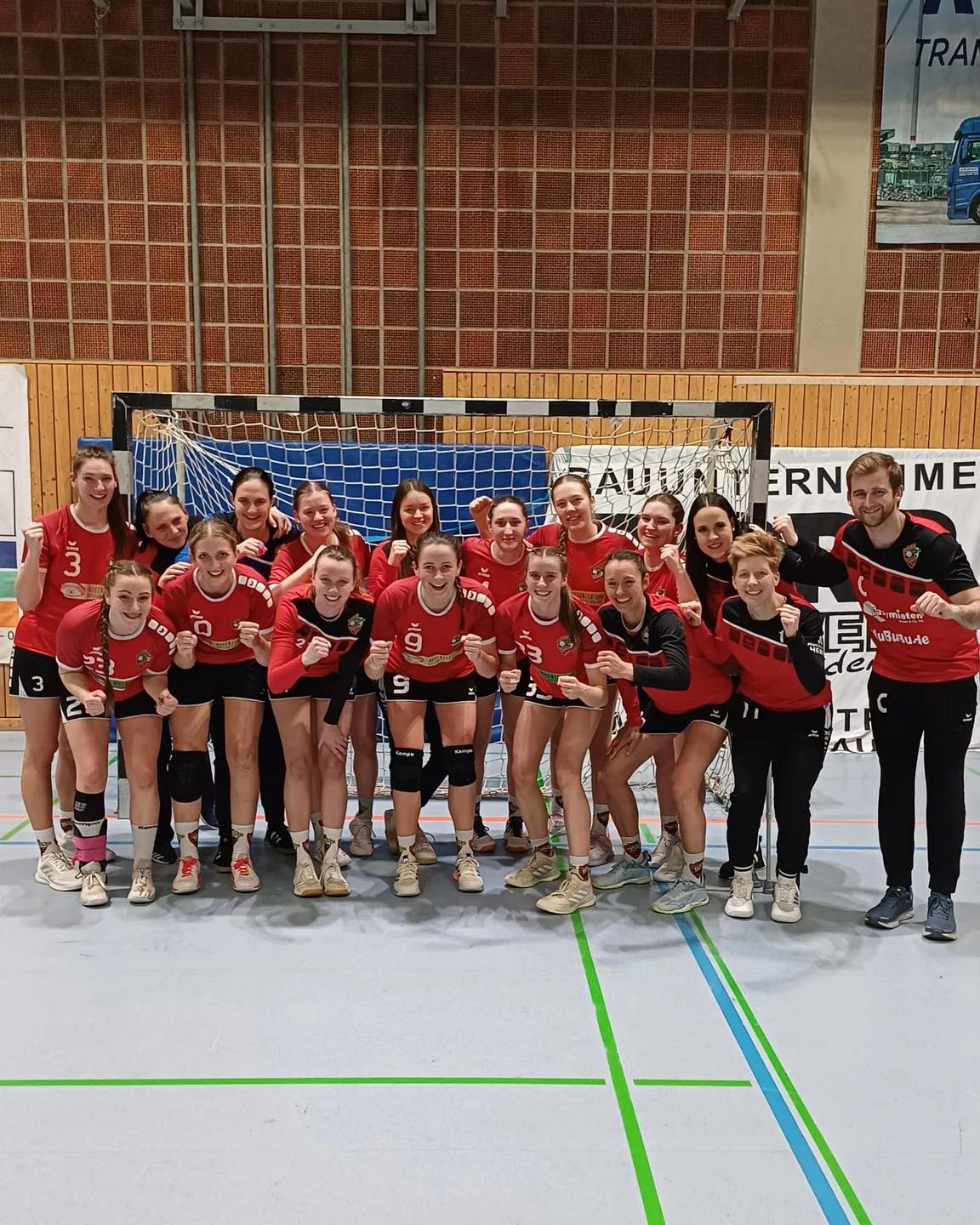 Damen 1 gewinnen deutlich (34-18) gegen die HSG Obere Nahe!
